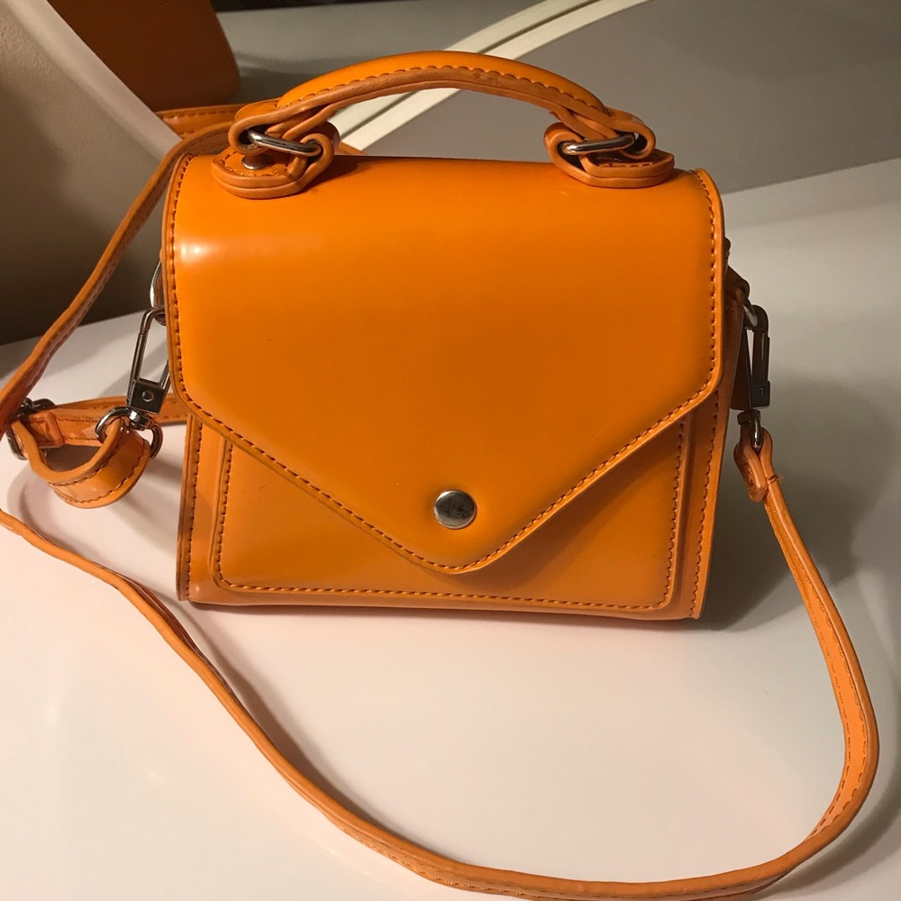 Urban Outfitters Kendall mini Trapezoid Bag - Picture 2 of 4